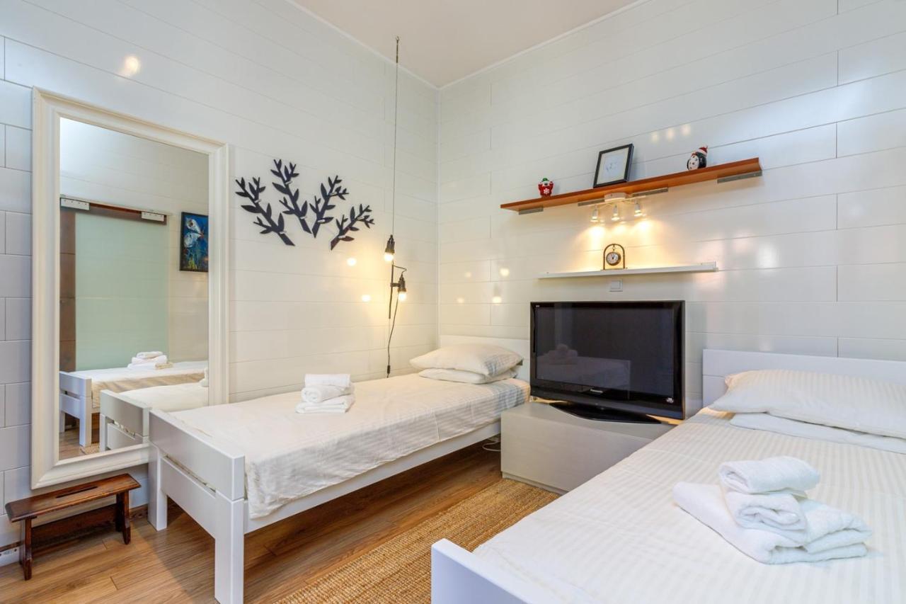 Two Bedroom Apartment La Mer Poreč Exteriör bild